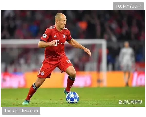 塞黑漏算罗本致命一击!荷兰边锋独奏Solo,强甚前辈一招定乾坤