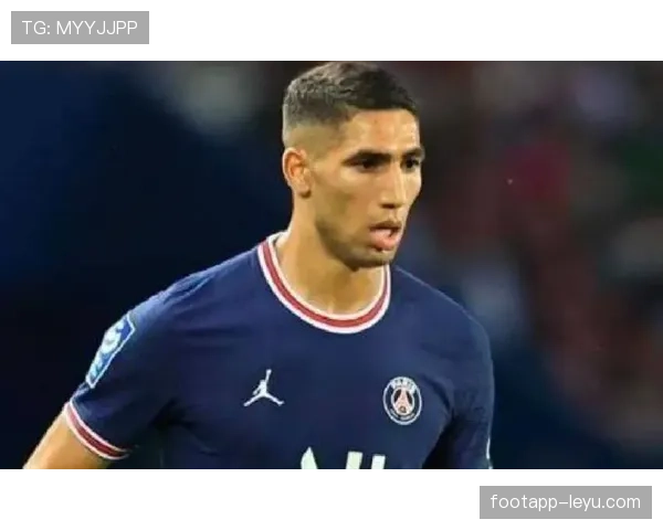 阿什拉夫荣膺法甲赛季最佳球员，出色表现引爆足坛热议