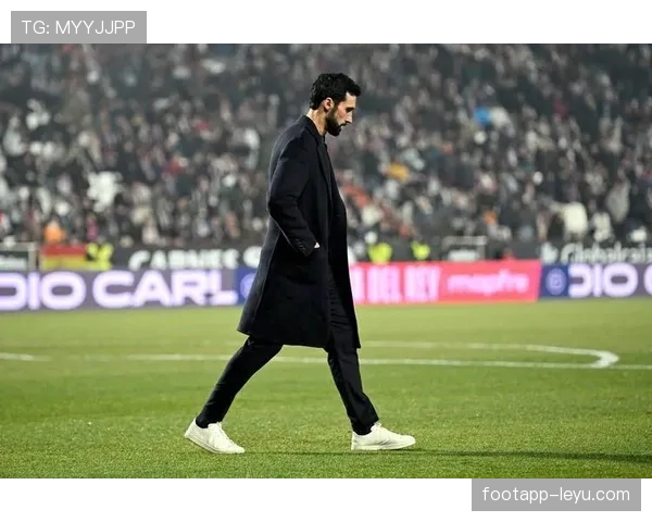 巴尔韦德发布全球中场排名，新老将状态齐回暖上演精彩对决