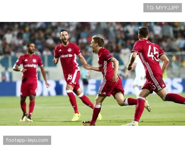 黄潜防线稳固连胜势头强劲，状态回暖引关注