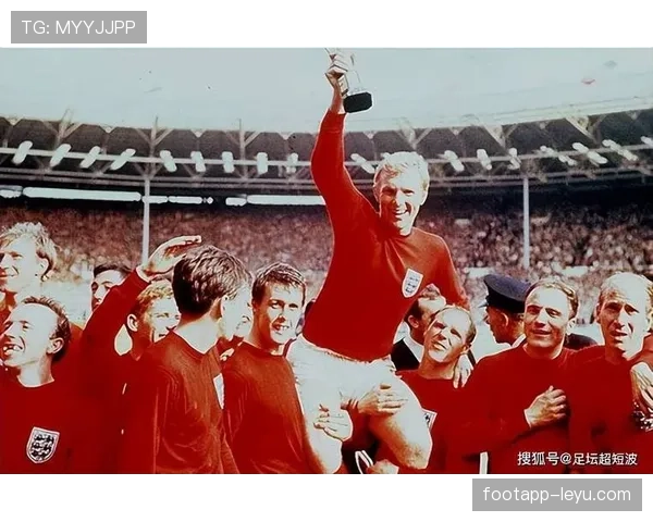 布拉格德比战火重燃:瓦茨拉夫与斯拉维亚争夺捷克足坛霸主地位 布拉格德比战火重燃:瓦茨拉夫与斯拉维亚争夺捷克足坛霸主地位