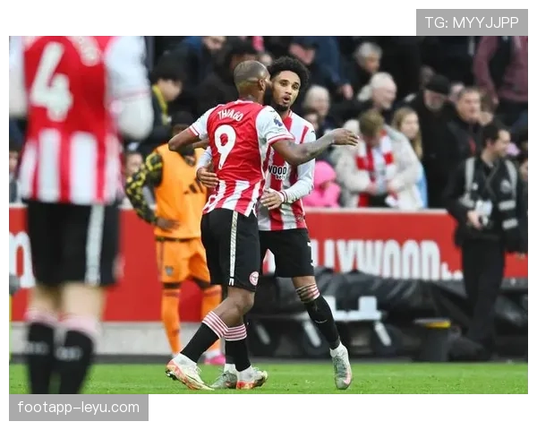 布伦特福德强势逆转锁定胜局,稳健表现彰显竞争力提升 布伦特福德强势逆转锁定胜局,稳健表现彰显竞争力提升