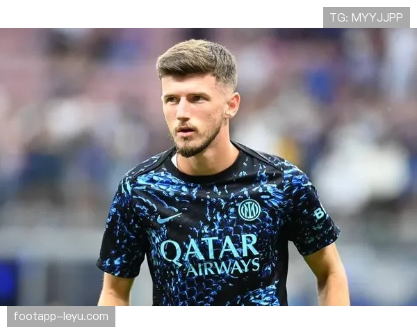 韦阿持续提升状态,展现出在足球界崭露头角的潜力与竞争力 韦阿持续提升状态,展现出在足球界崭露头角的潜力与竞争力