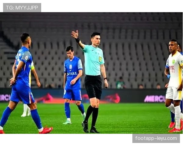 上海申花深陷战术困局：争冠豪言下，阵容短板与教练权威遭遇双重危机