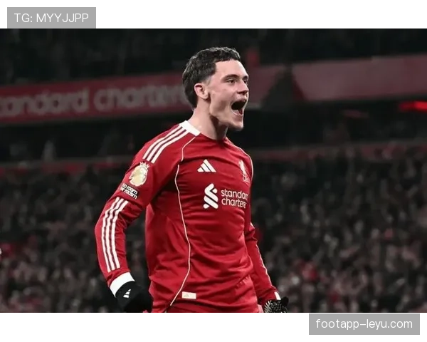 面对利物浦高压逼抢:内维斯的出球能力