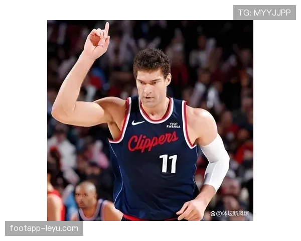 布鲁克·洛佩斯中投精准性提升 拉开内线空间助攻队友得分