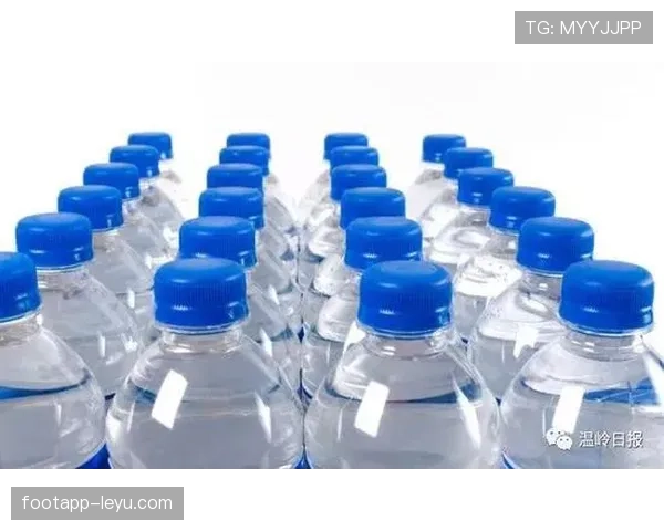 张楠家的冰箱里居然塞满了能量胶，连瓶装水都得排队放？